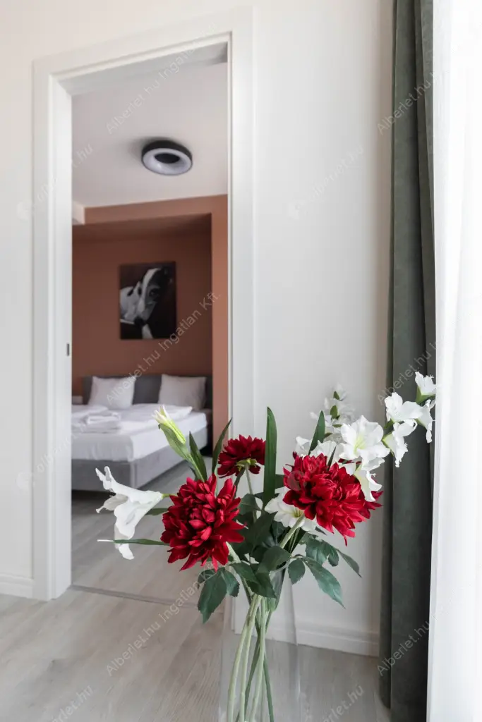 Kiadó albérlet 613000 Ft/hó áron: Budapest, VII. kerület  Akácfa utca. Mérete: 79 nm, 3 szobás | Alberlet.hu - 6554321