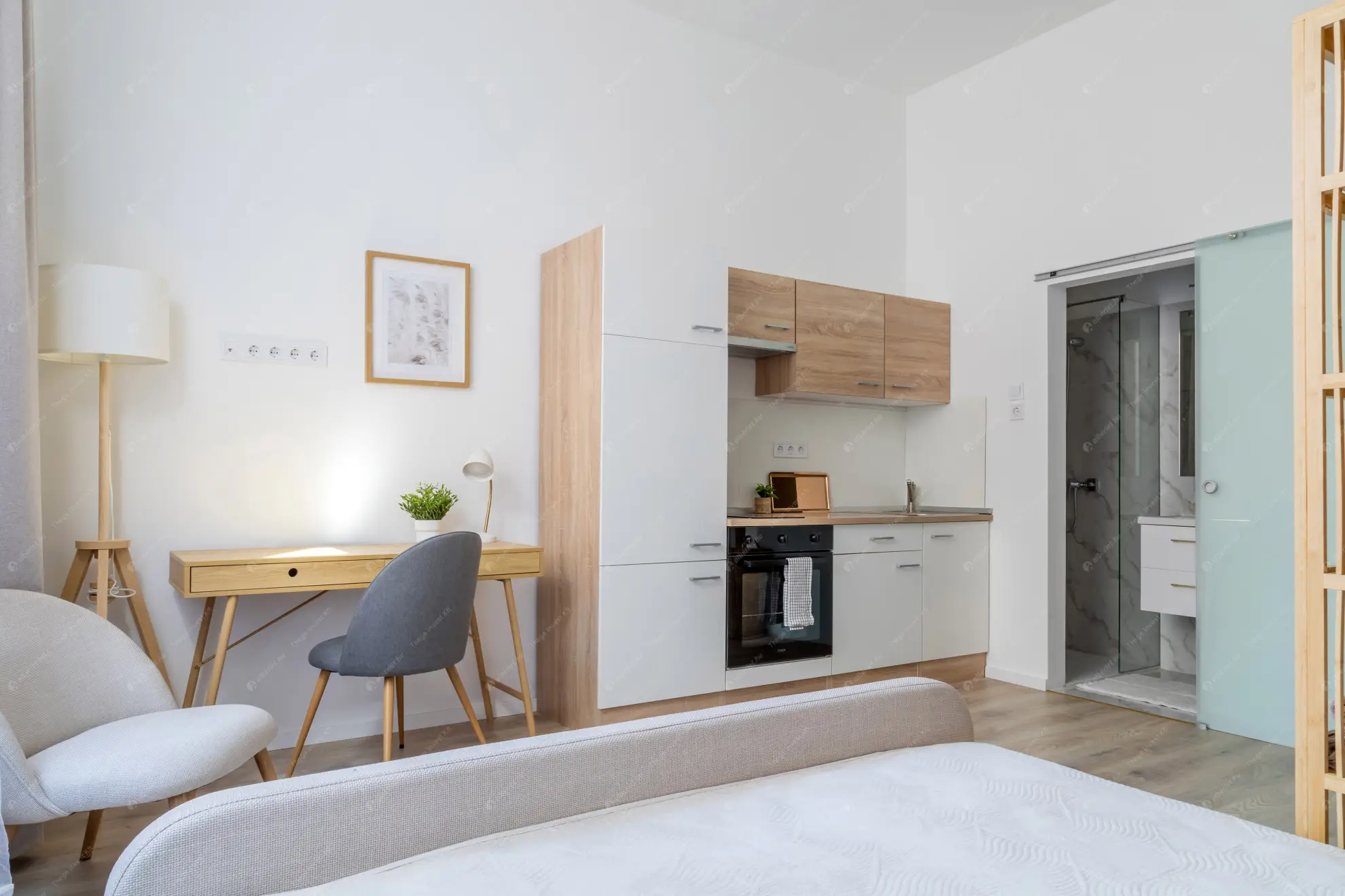 Kiadó albérlet 235000 Ft/hó áron: Budapest, VII. kerület  Almássy tér. Mérete: 25 nm, 1 szobás | Alberlet.hu - 6606581