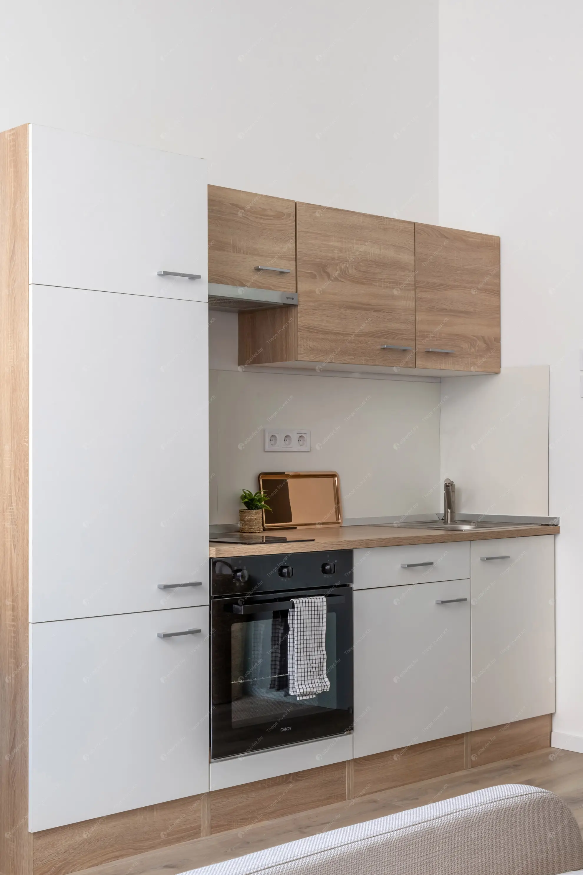 Kiadó albérlet 235000 Ft/hó áron: Budapest, VII. kerület  Almássy tér. Mérete: 25 nm, 1 szobás | Alberlet.hu - 6606582