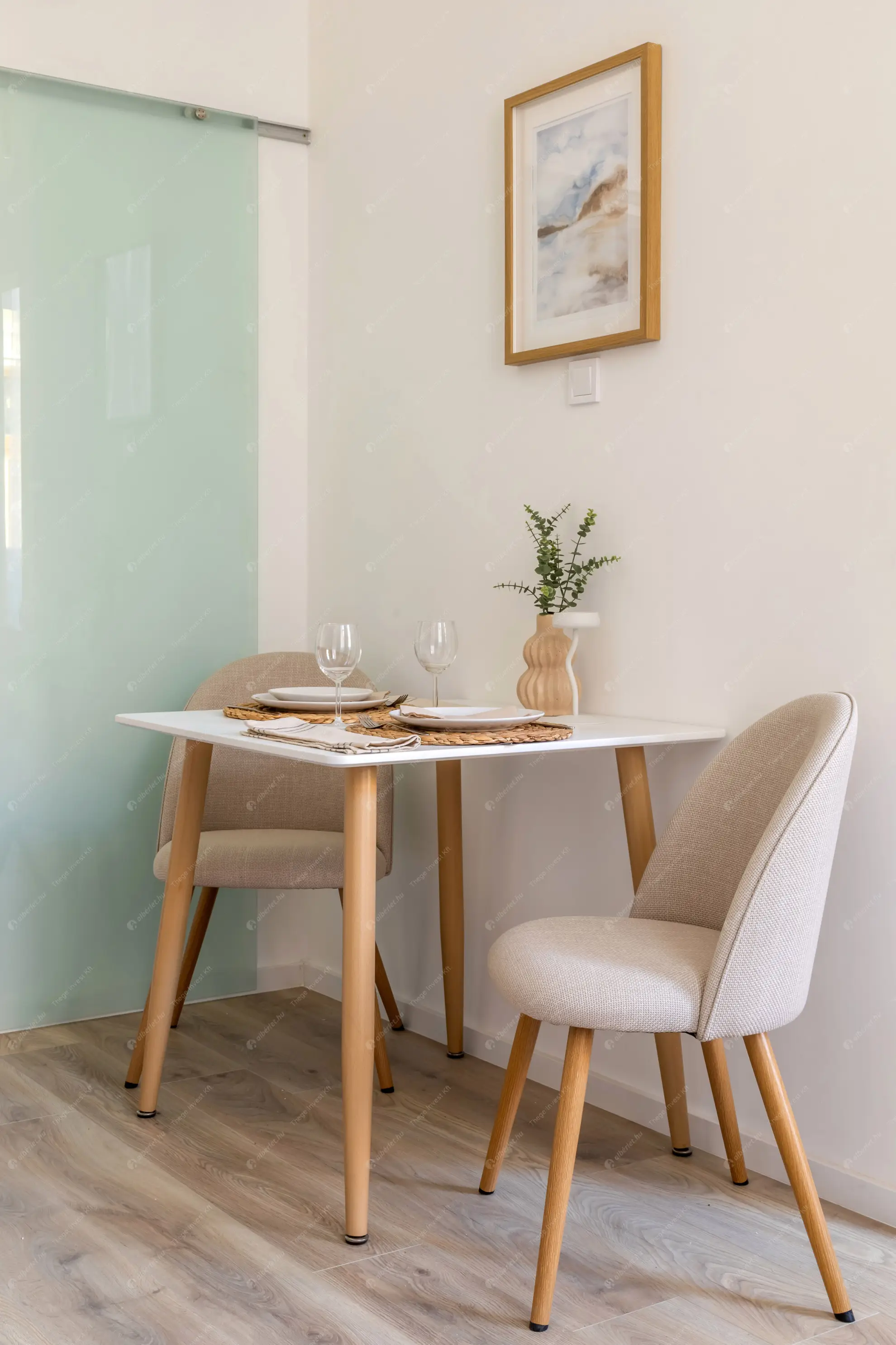 Kiadó albérlet 235000 Ft/hó áron: Budapest, VII. kerület  Almássy tér. Mérete: 25 nm, 1 szobás | Alberlet.hu - 6606584