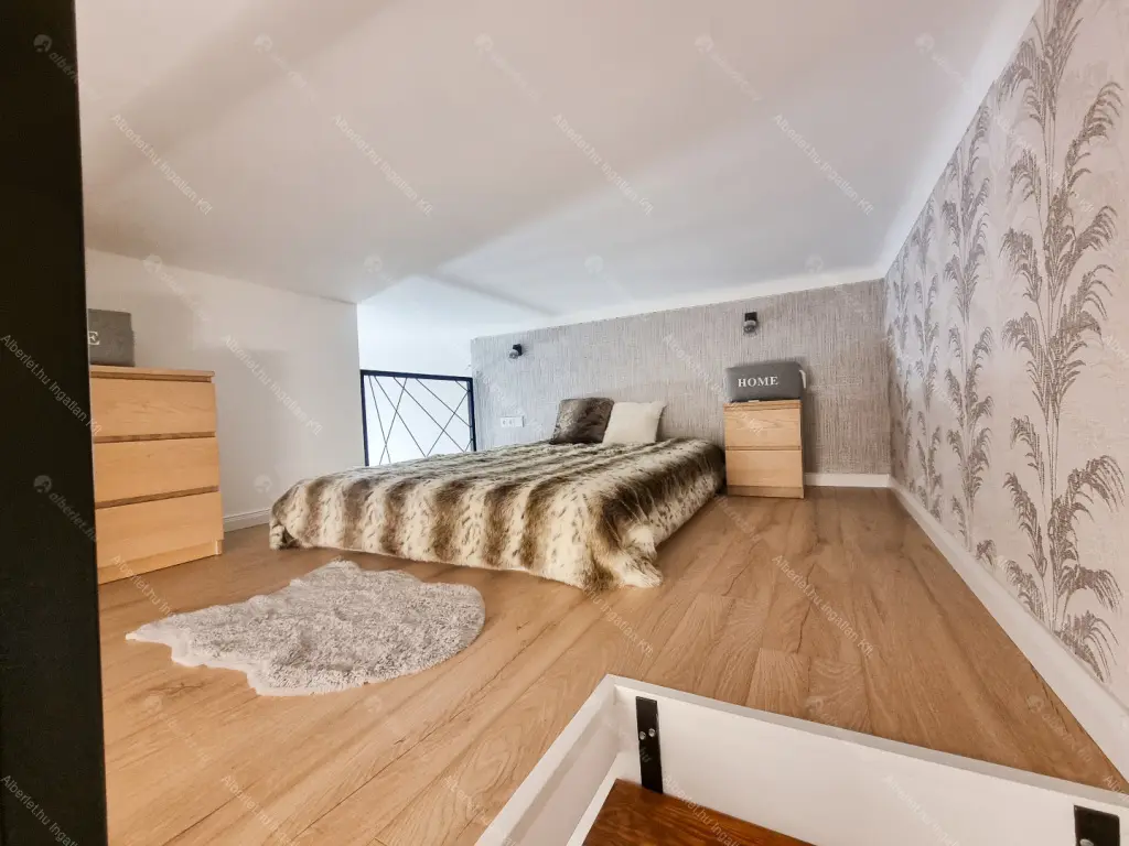 Kiadó albérlet 200000 Ft/hó áron: Budapest, VII. kerület  Almássy tér. Mérete: 30 nm, 1 szobás | Alberlet.hu - 6695779