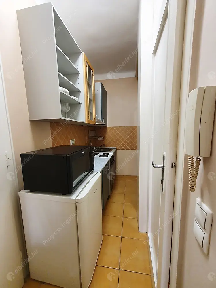 Kiadó albérlet 220000 Ft/hó áron: Budapest, VII. kerület  Asbóth utca. Mérete: 25 nm, 1 szobás | Alberlet.hu - 6632692