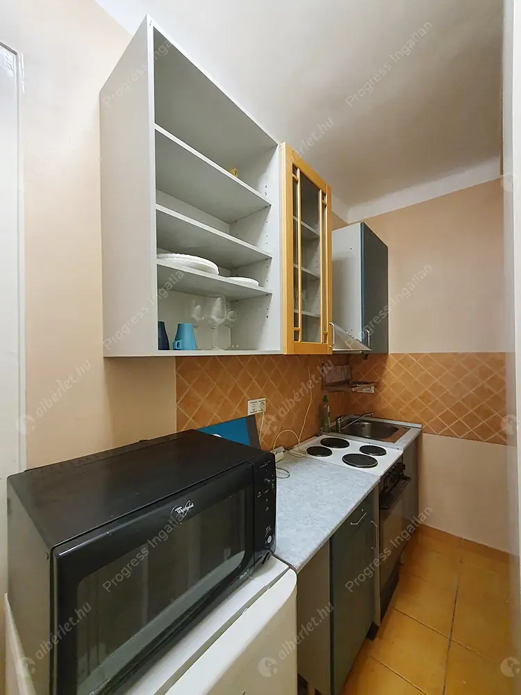 Kiadó albérlet 220000 Ft/hó áron: Budapest, VII. kerület  Asbóth utca. Mérete: 25 nm, 1 szobás | Alberlet.hu - 6632693