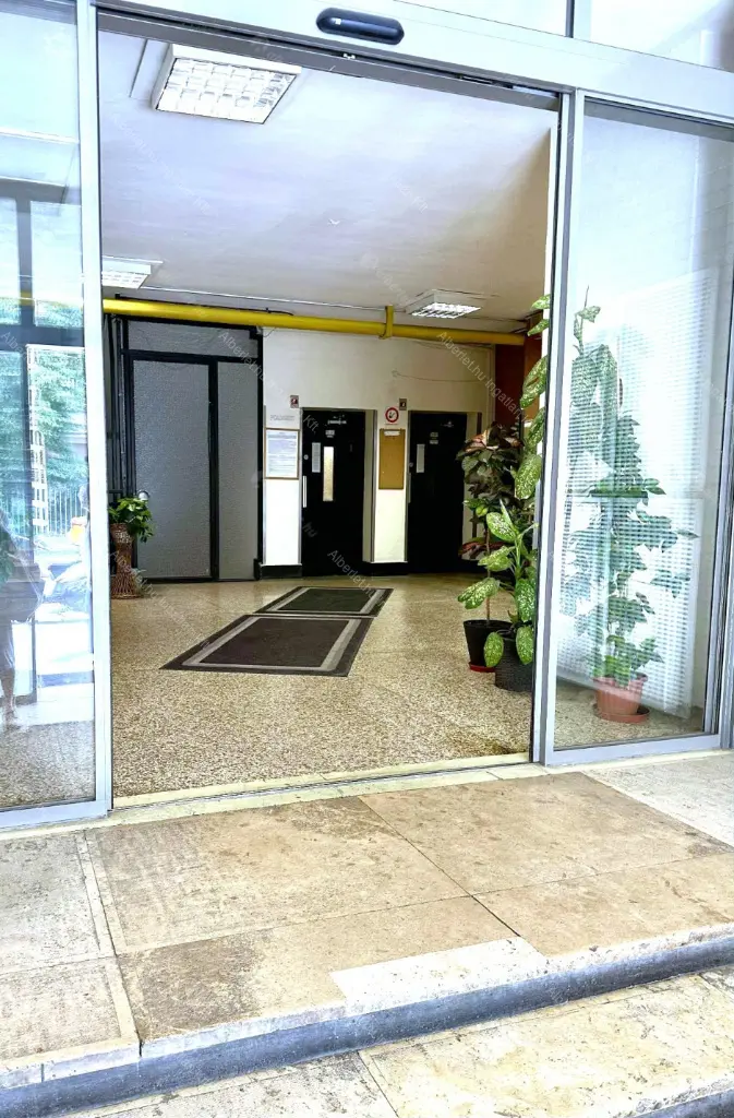 Kiadó albérlet 200000 Ft/hó áron: Budapest, VII. kerület  Bajza utca. Mérete: 32 nm, 1 szobás | Alberlet.hu - 6649775