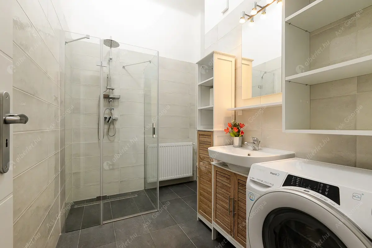 Kiadó albérlet 300000 Ft/hó áron: Budapest, VII. kerület  Barát utca. Mérete: 60 nm, 3 szobás | Alberlet.hu - 6187326