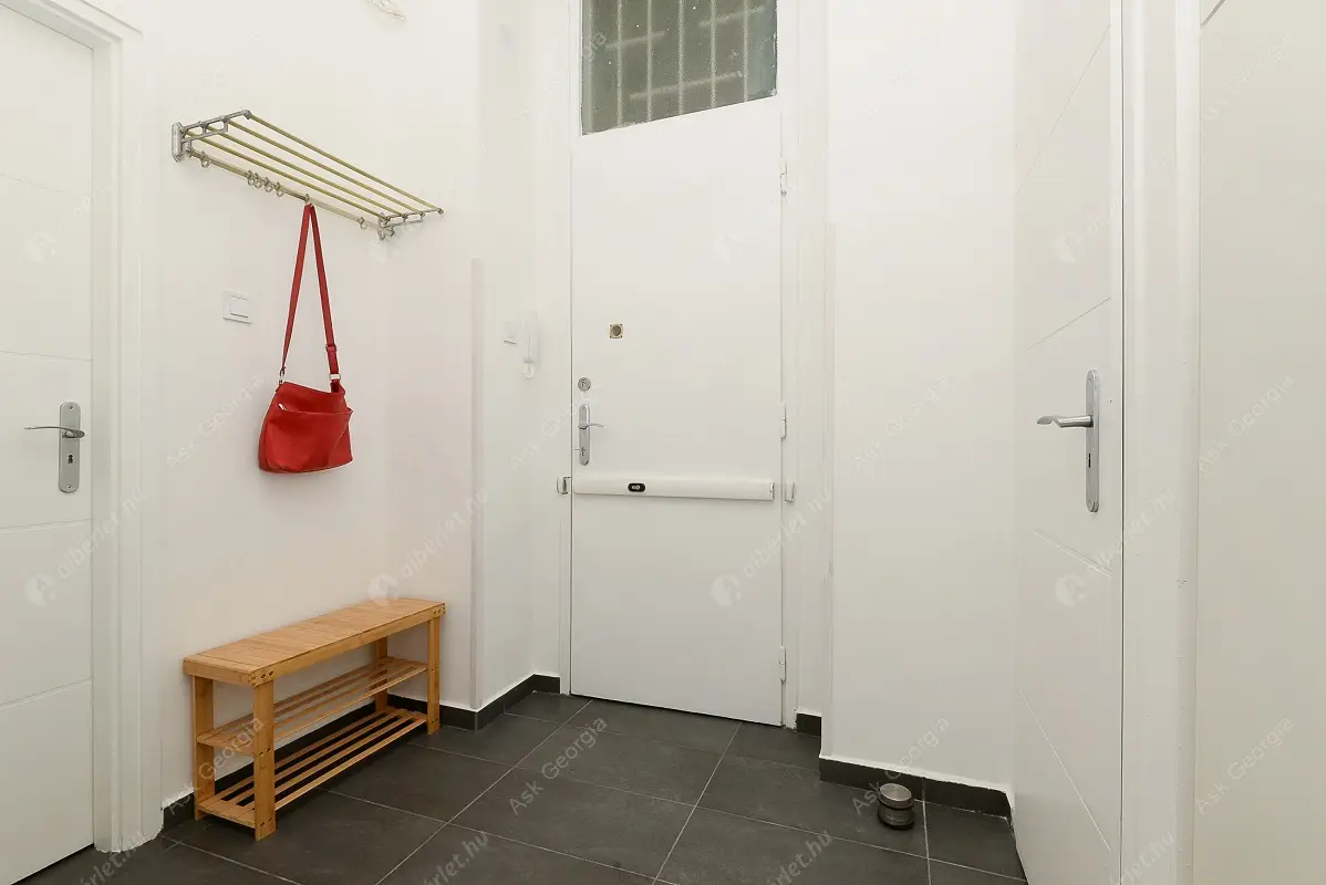 Kiadó albérlet 300000 Ft/hó áron: Budapest, VII. kerület  Barát utca. Mérete: 60 nm, 3 szobás | Alberlet.hu - 6187327