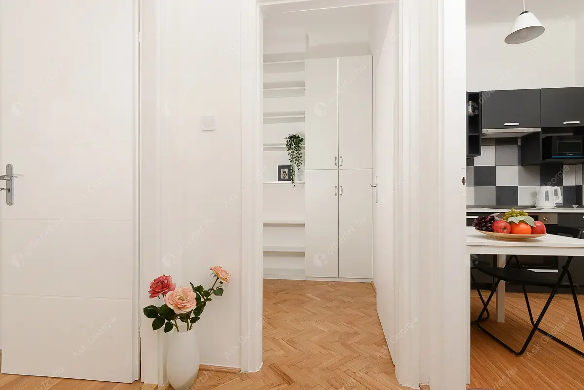 Kiadó albérlet 300000 Ft/hó áron: Budapest, VII. kerület  Barát utca. Mérete: 60 nm, 3 szobás | Alberlet.hu - 6187328