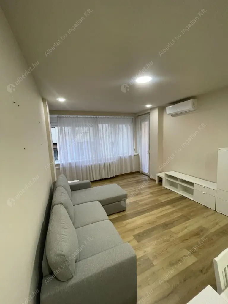 Kiadó albérlet 290000 Ft/hó áron: Budapest, VII. kerület  Csengery utca. Mérete: 43 nm, 2 szobás | Alberlet.hu - 6553748