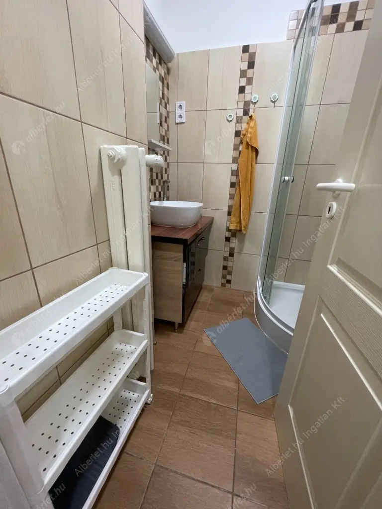 Kiadó albérlet 290000 Ft/hó áron: Budapest, VII. kerület  Csengery utca. Mérete: 43 nm, 2 szobás | Alberlet.hu - 6553763
