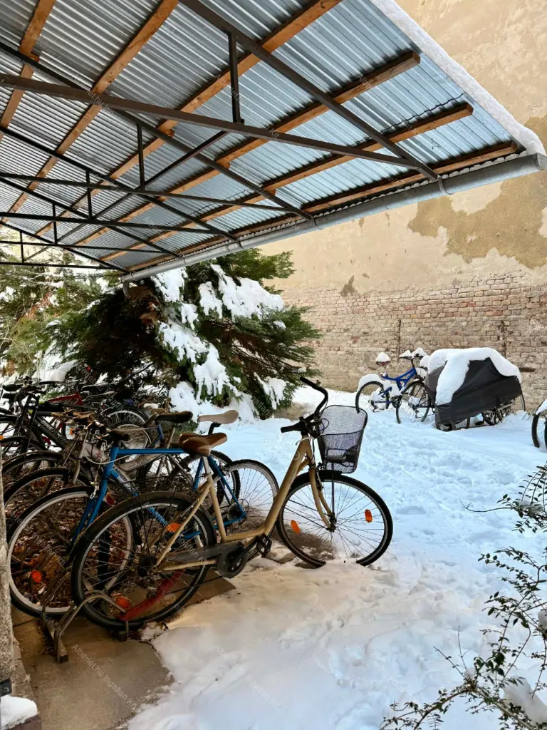 Kiadó albérlet 350000 Ft/hó áron: Budapest, VII. kerület  Damjanich utca. Mérete: 44 nm, 2 szobás | Alberlet.hu - 6659493