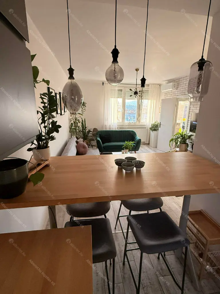 Kiadó albérlet 350000 Ft/hó áron: Budapest, VII. kerület  Damjanich utca. Mérete: 44 nm, 2 szobás | Alberlet.hu - 6659505