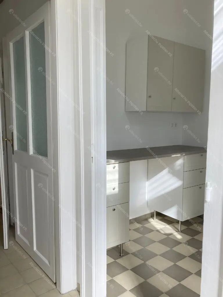 Kiadó albérlet 180000 Ft/hó áron: Budapest, VII. kerület  Damjanich utca. Mérete: 47 nm, 1 szobás | Alberlet.hu - 6706031