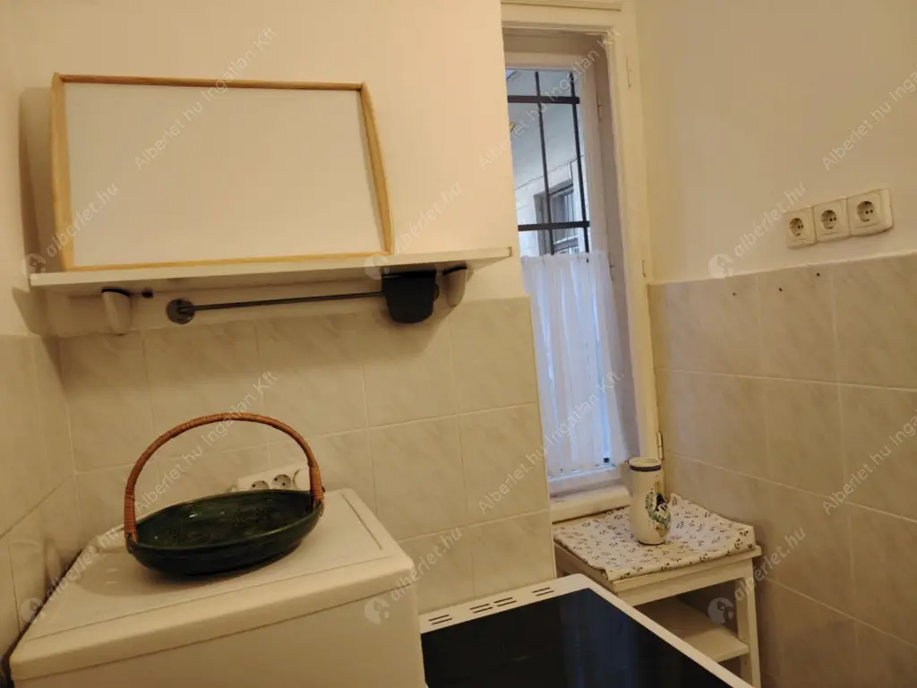 Kiadó albérlet 210000 Ft/hó áron: Budapest, VII. kerület  Damjanich utca. Mérete: 56 nm, 2 szobás | Alberlet.hu - 6628746