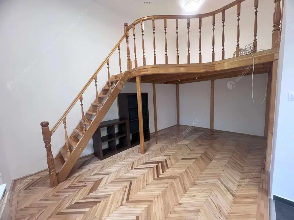 Kiadó albérlet 220000 Ft/hó áron: Budapest, VII. kerület  Dob utca. Mérete: 25 nm, 1 szobás | Alberlet.hu - 6587038