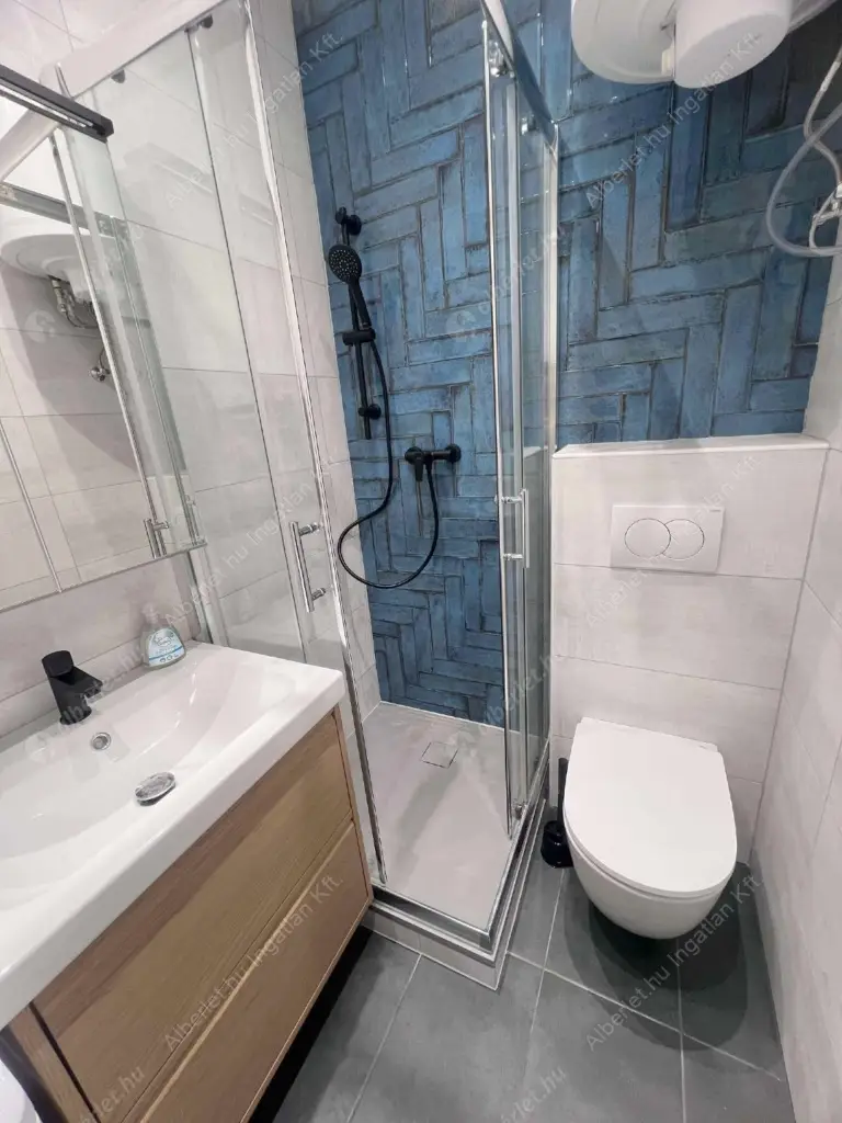 Kiadó albérlet 220000 Ft/hó áron: Budapest, VII. kerület  Dob utca. Mérete: 25 nm, 1 szobás | Alberlet.hu - 6587048