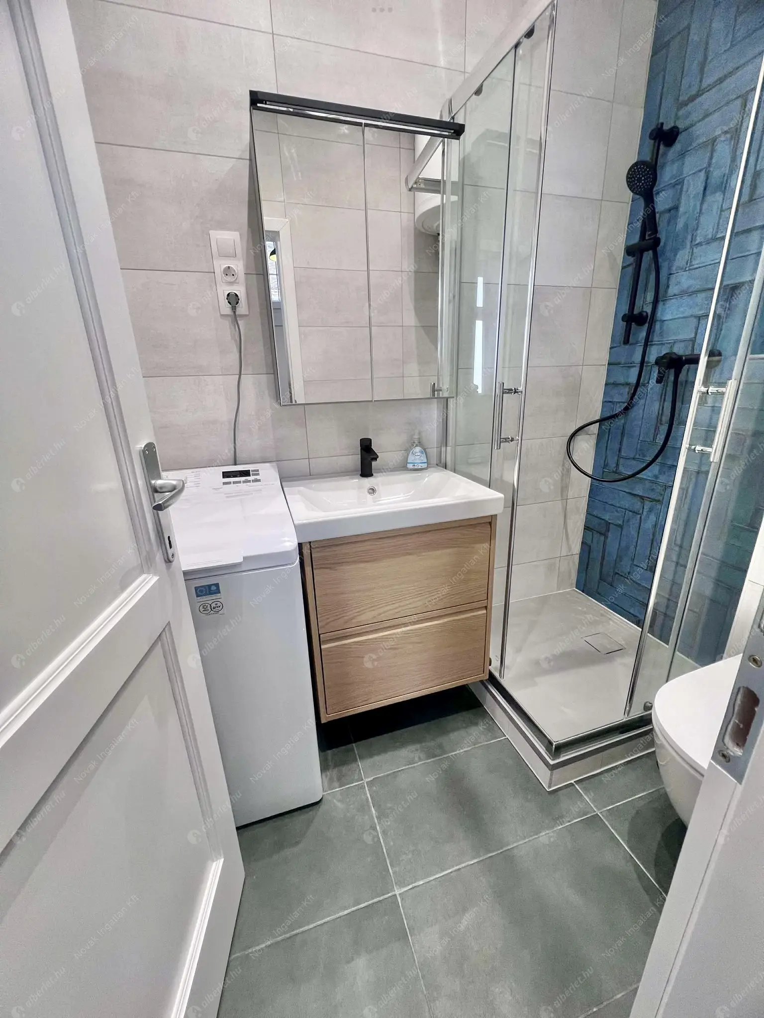 Kiadó albérlet 220000 Ft/hó áron: Budapest, VII. kerület  Dob utca. Mérete: 25 nm, 1 szobás | Alberlet.hu - 6588812