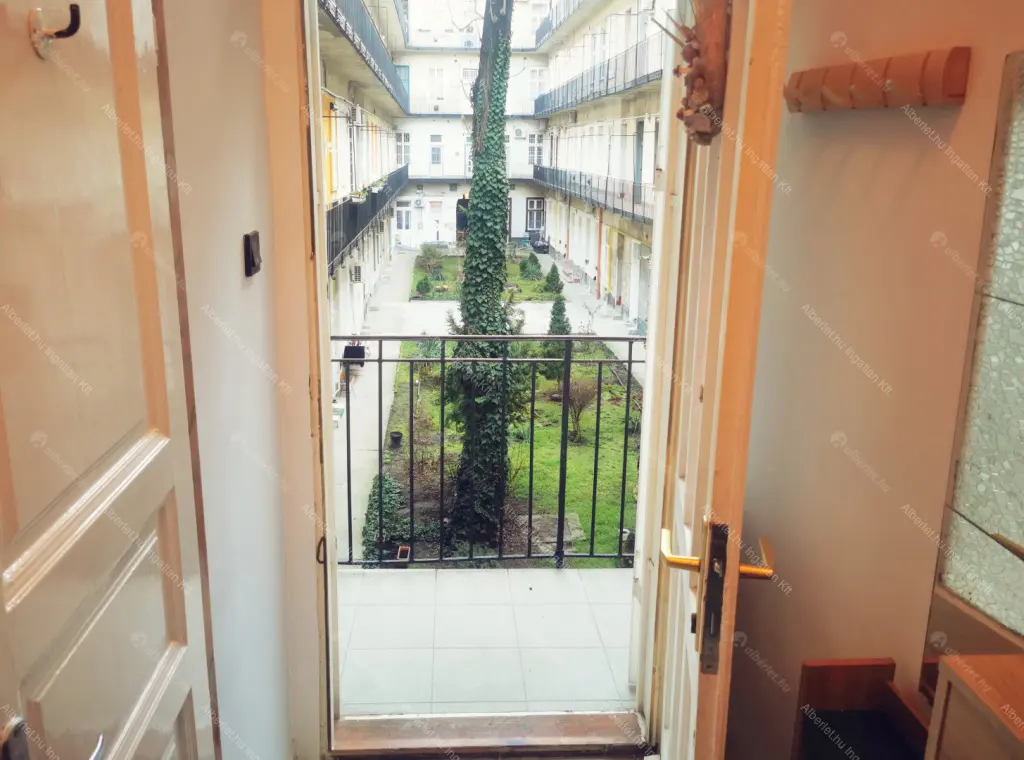 Kiadó albérlet 170000 Ft/hó áron: Budapest, VII. kerület  Dob utca. Mérete: 25 nm, 1 szobás | Alberlet.hu - 6664467