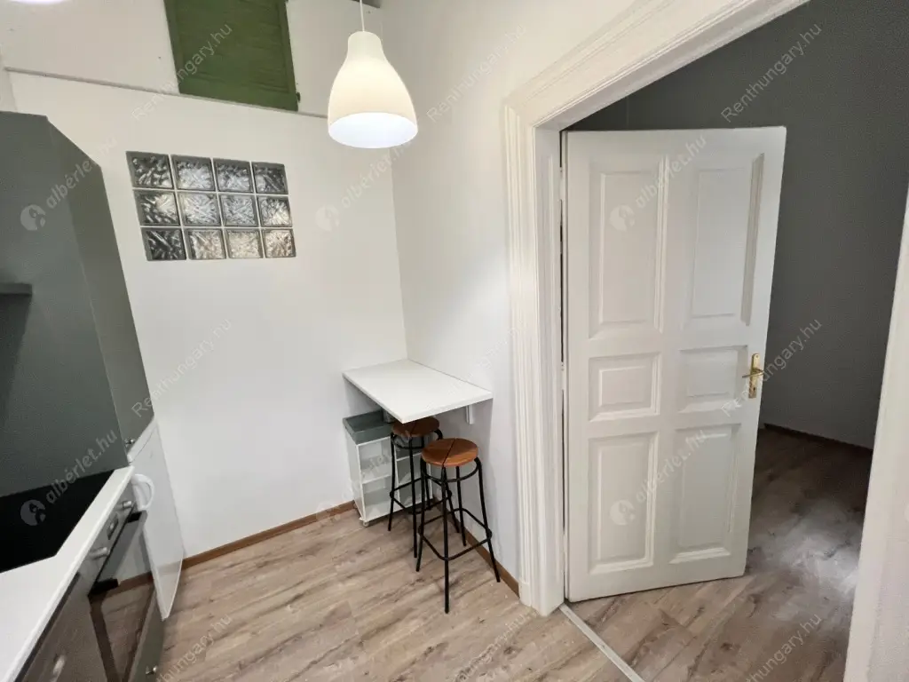 Kiadó albérlet 204000 Ft/hó áron: Budapest, VII. kerület  Dob utca. Mérete: 32 nm, 1 szobás | Alberlet.hu - 6563498