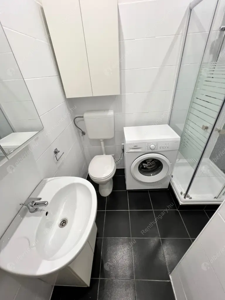 Kiadó albérlet 204000 Ft/hó áron: Budapest, VII. kerület  Dob utca. Mérete: 32 nm, 1 szobás | Alberlet.hu - 6563503