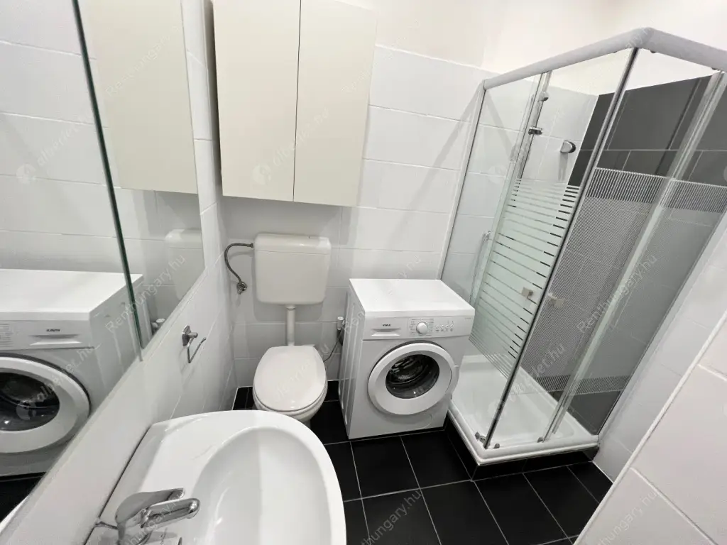 Kiadó albérlet 204000 Ft/hó áron: Budapest, VII. kerület  Dob utca. Mérete: 32 nm, 1 szobás | Alberlet.hu - 6563505