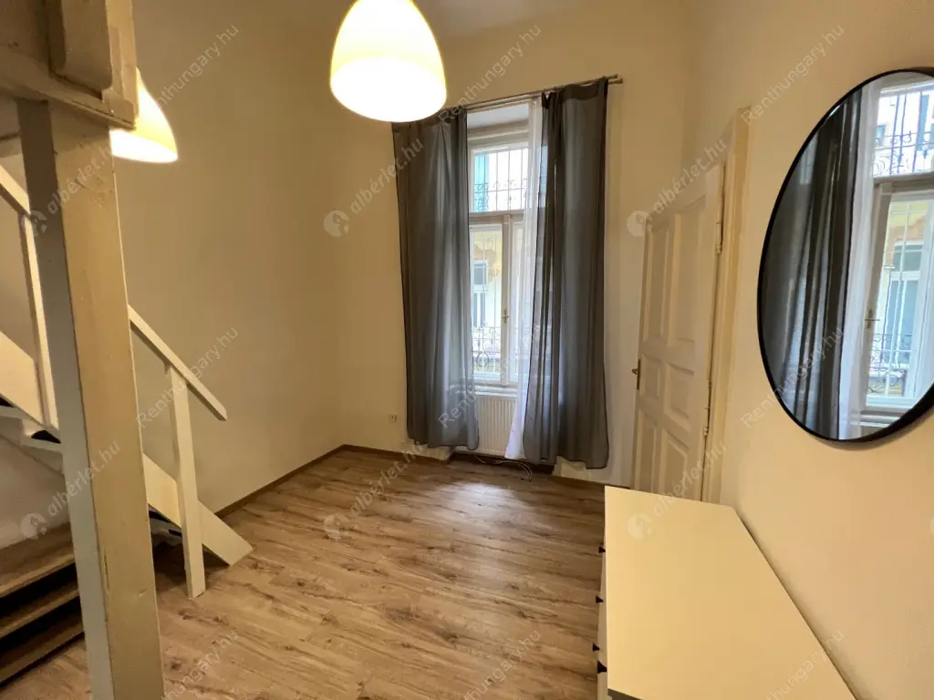 Kiadó albérlet 208000 Ft/hó áron: Budapest, VII. kerület  Dob utca. Mérete: 32 nm, 1 szobás | Alberlet.hu - 6601705