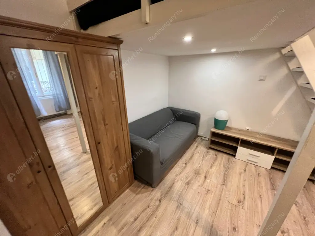 Kiadó albérlet 208000 Ft/hó áron: Budapest, VII. kerület  Dob utca. Mérete: 32 nm, 1 szobás | Alberlet.hu - 6601707