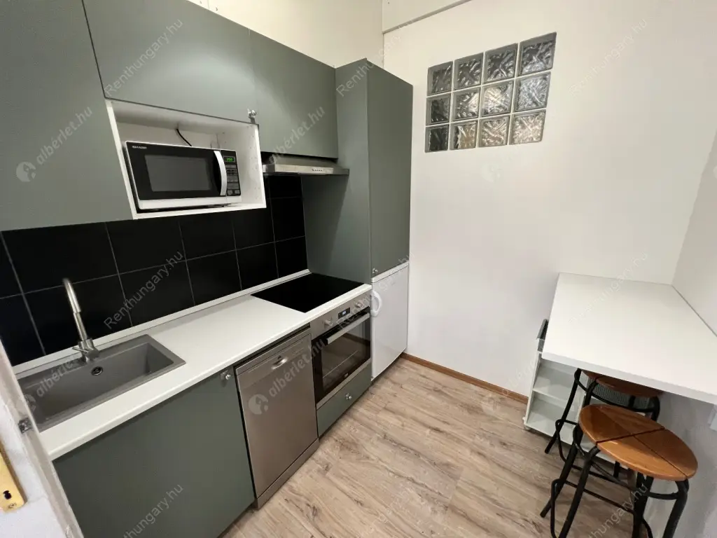 Kiadó albérlet 208000 Ft/hó áron: Budapest, VII. kerület  Dob utca. Mérete: 32 nm, 1 szobás | Alberlet.hu - 6601710
