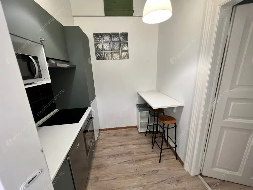 Kiadó albérlet 208000 Ft/hó áron: Budapest, VII. kerület  Dob utca. Mérete: 32 nm, 1 szobás | Alberlet.hu - 6601718