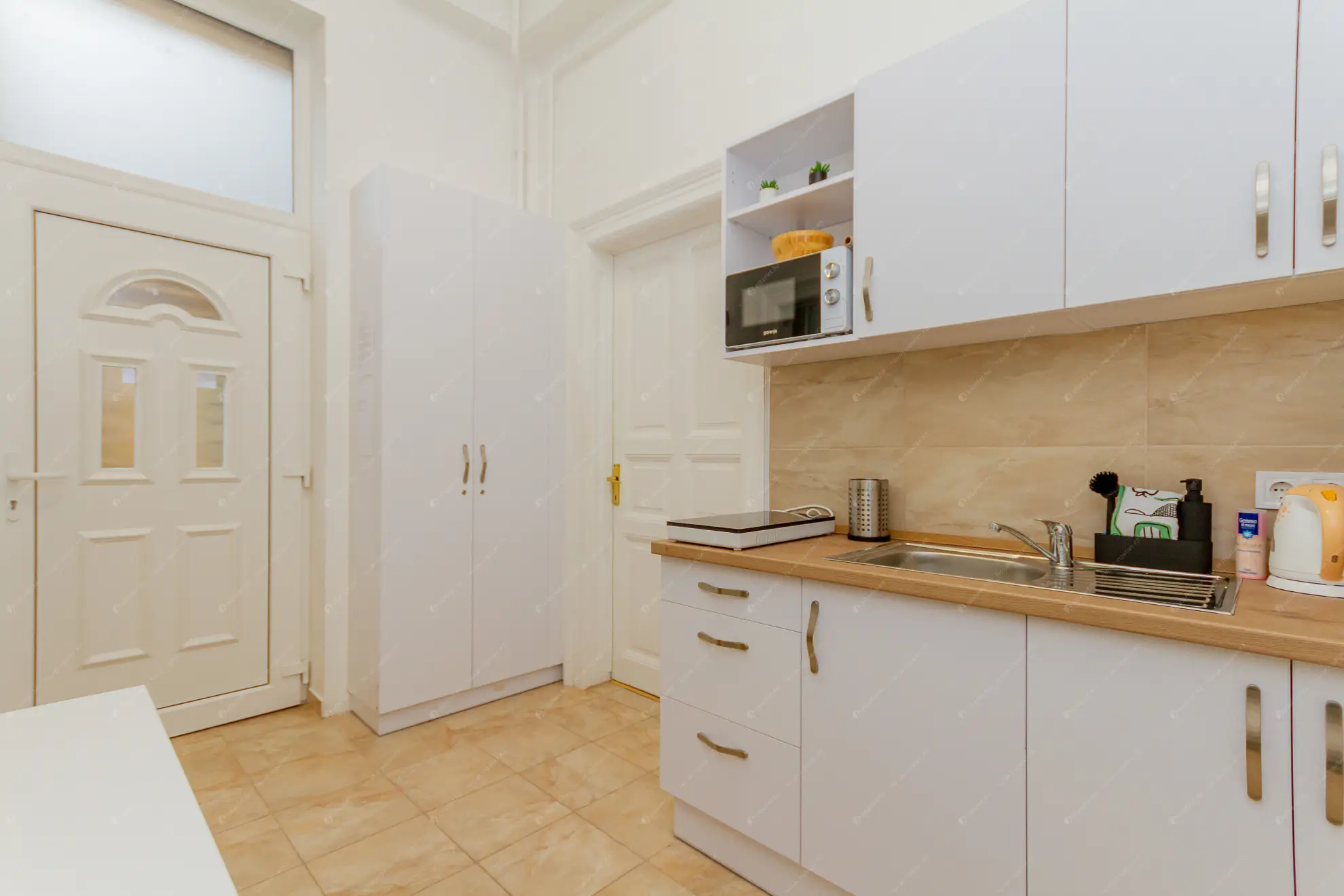 Kiadó albérlet 259000 Ft/hó áron: Budapest, VII. kerület  Dob utca. Mérete: 41 nm, 2 szobás | Alberlet.hu - 6575206