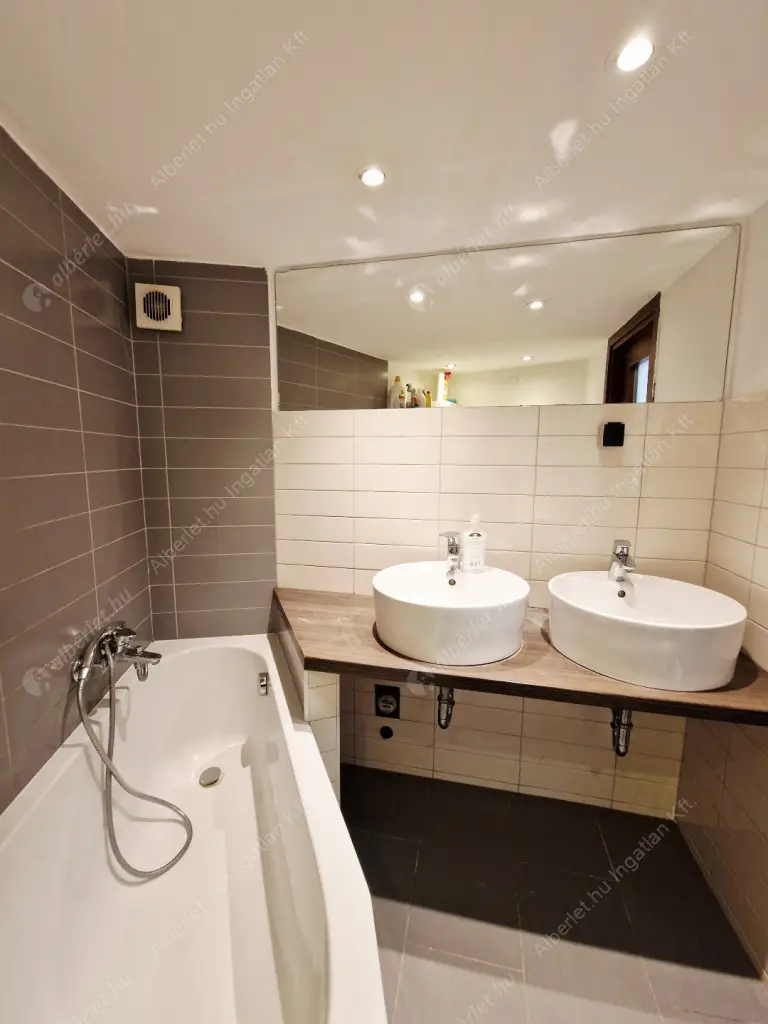 Kiadó albérlet 230000 Ft/hó áron: Budapest, VII. kerület  Dob utca. Mérete: 42 nm, 1 szobás | Alberlet.hu - 6595224