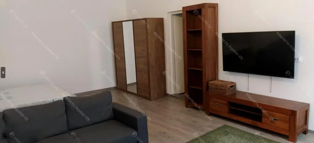 Kiadó albérlet 200000 Ft/hó áron: Budapest, VII. kerület  Dob utca. Mérete: 46 nm, 1 szobás | Alberlet.hu - 6644291