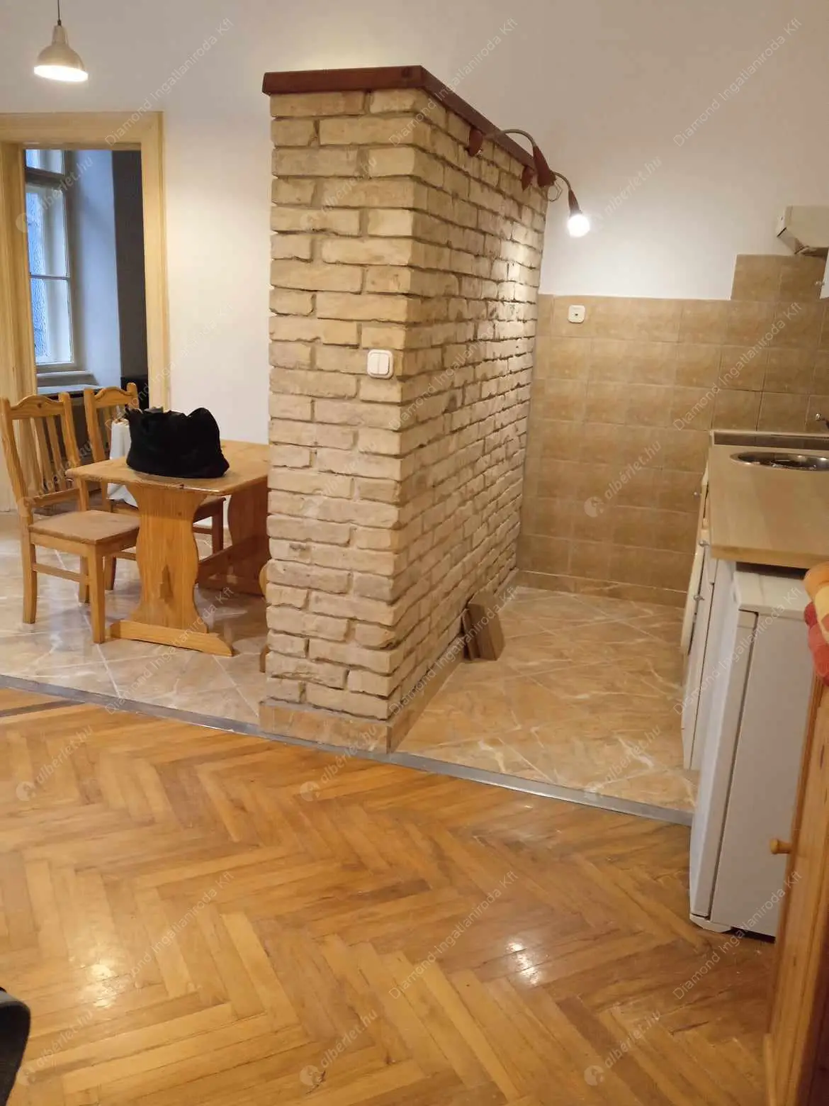 Kiadó albérlet 250000 Ft/hó áron: Budapest, VII. kerület  Dob utca. Mérete: 55 nm, 2 szobás | Alberlet.hu - 6390584