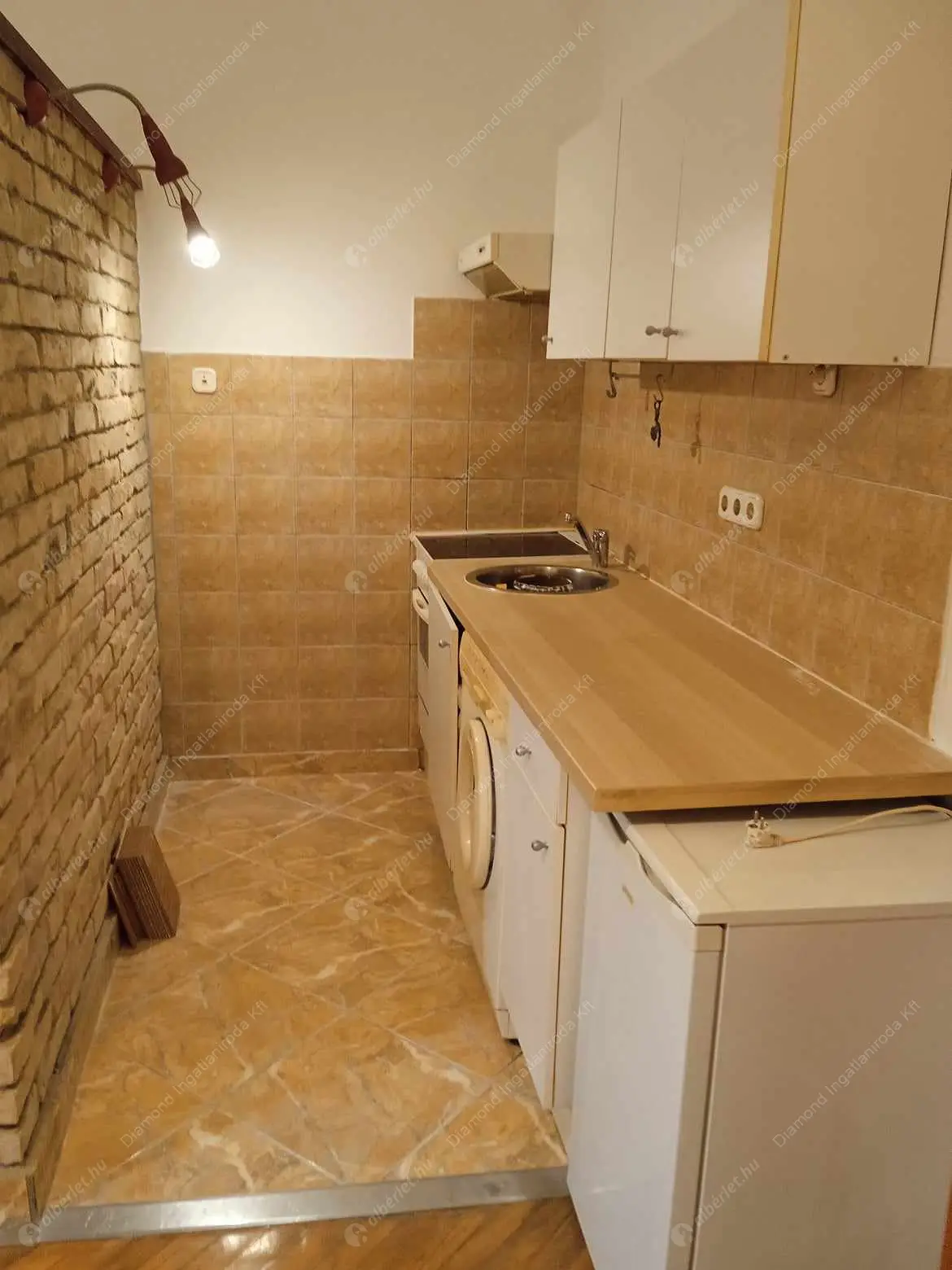 Kiadó albérlet 250000 Ft/hó áron: Budapest, VII. kerület  Dob utca. Mérete: 55 nm, 2 szobás | Alberlet.hu - 6390585