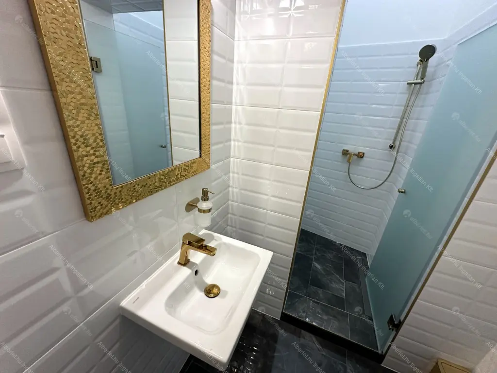 Kiadó albérlet 475000 Ft/hó áron: Budapest, VII. kerület  Dob utca. Mérete: 55 nm, 2 szobás | Alberlet.hu - 6706846