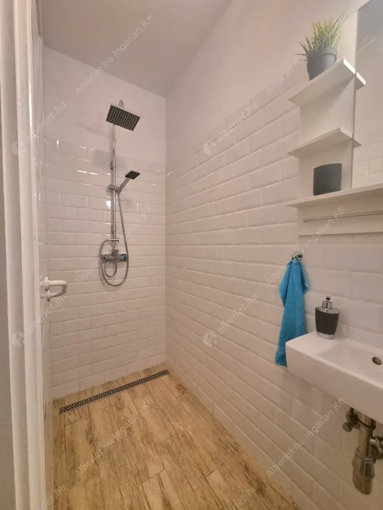 Kiadó albérlet 220000 Ft/hó áron: Budapest, VII. kerület  Dohány utca. Mérete: 36 nm, 1 szobás | Alberlet.hu - 6625703