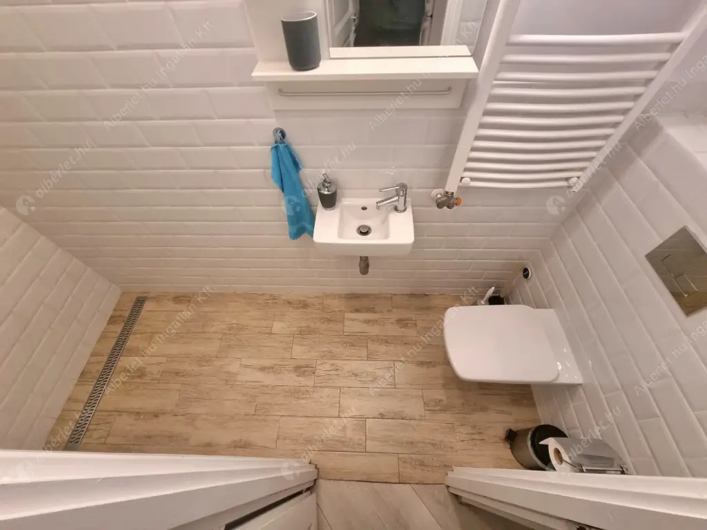 Kiadó albérlet 220000 Ft/hó áron: Budapest, VII. kerület  Dohány utca. Mérete: 36 nm, 1 szobás | Alberlet.hu - 6625705