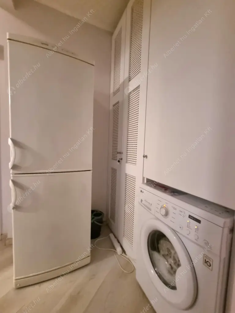 Kiadó albérlet 220000 Ft/hó áron: Budapest, VII. kerület  Dohány utca. Mérete: 36 nm, 1 szobás | Alberlet.hu - 6636193