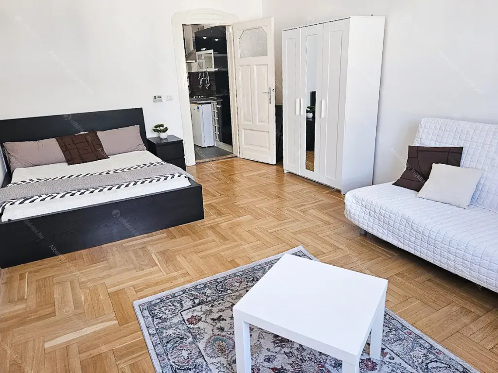 Kiadó albérlet 200000 Ft/hó áron: Budapest, VII. kerület  Dohány utca. Mérete: 37 nm, 1 szobás | Alberlet.hu - 6699038