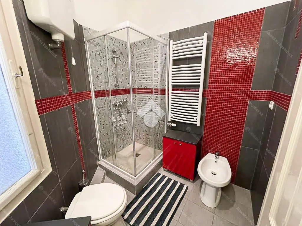 Kiadó albérlet 200000 Ft/hó áron: Budapest, VII. kerület  Dohány utca. Mérete: 37 nm, 1 szobás | Alberlet.hu - 6699045