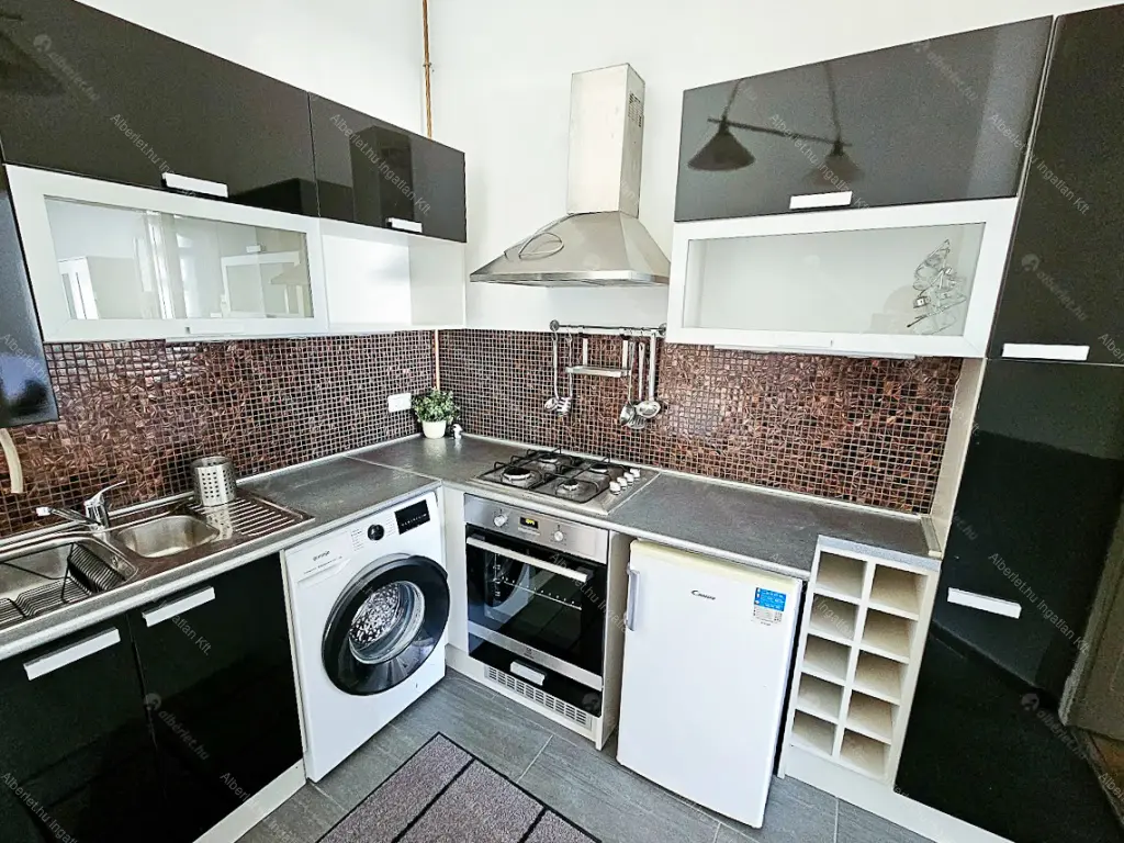 Kiadó albérlet 200000 Ft/hó áron: Budapest, VII. kerület  Dohány utca. Mérete: 37 nm, 1 szobás | Alberlet.hu - 6703656