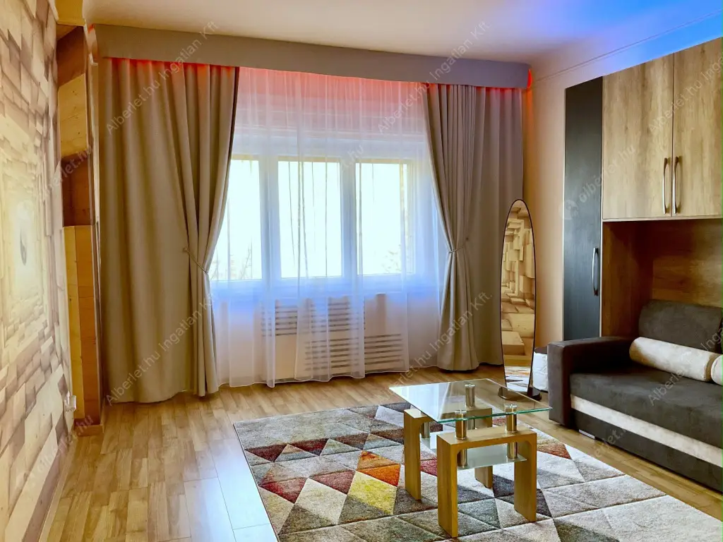 Kiadó albérlet 240000 Ft/hó áron: Budapest, VII. kerület  Dohány utca. Mérete: 38 nm, 1 szobás | Alberlet.hu - 6525121