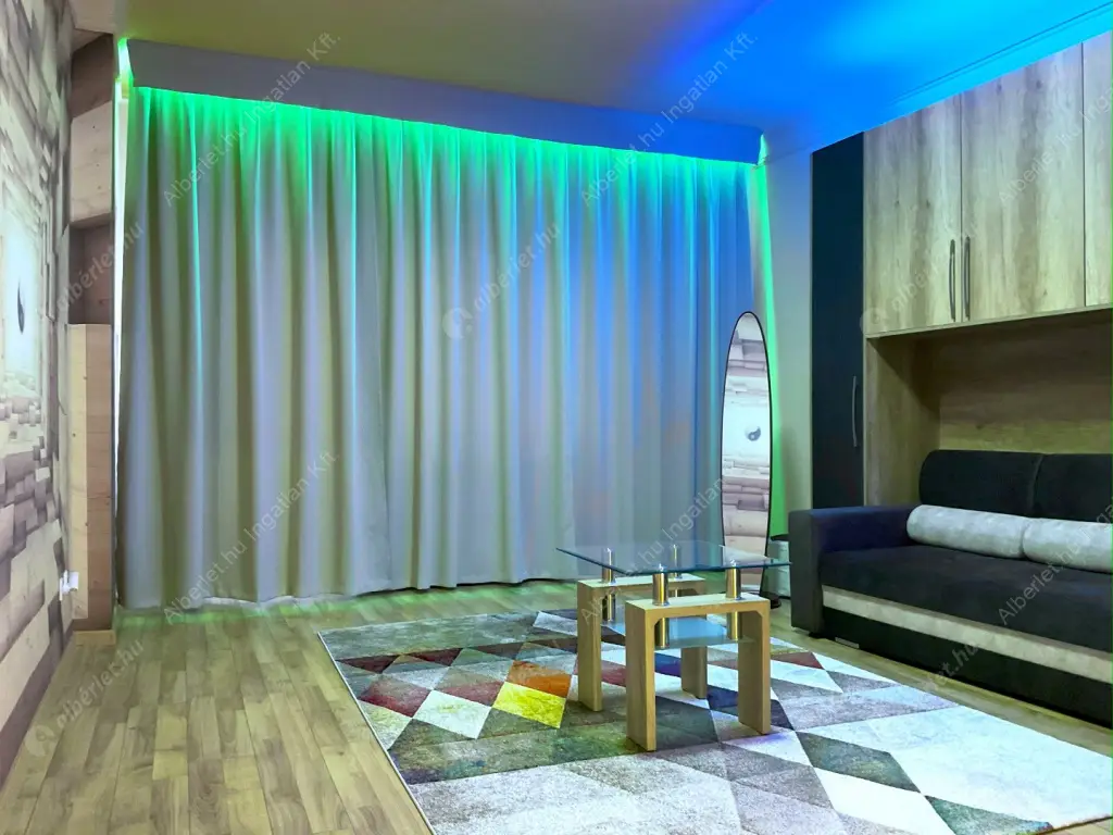 Kiadó albérlet 240000 Ft/hó áron: Budapest, VII. kerület  Dohány utca. Mérete: 38 nm, 1 szobás | Alberlet.hu - 6525123