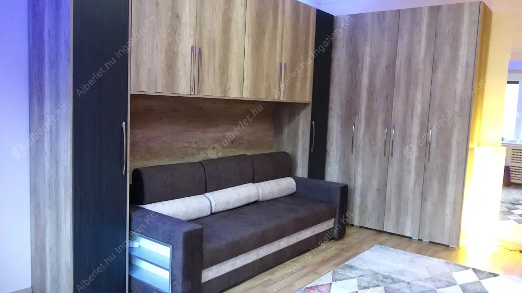Kiadó albérlet 240000 Ft/hó áron: Budapest, VII. kerület  Dohány utca. Mérete: 38 nm, 1 szobás | Alberlet.hu - 6525125