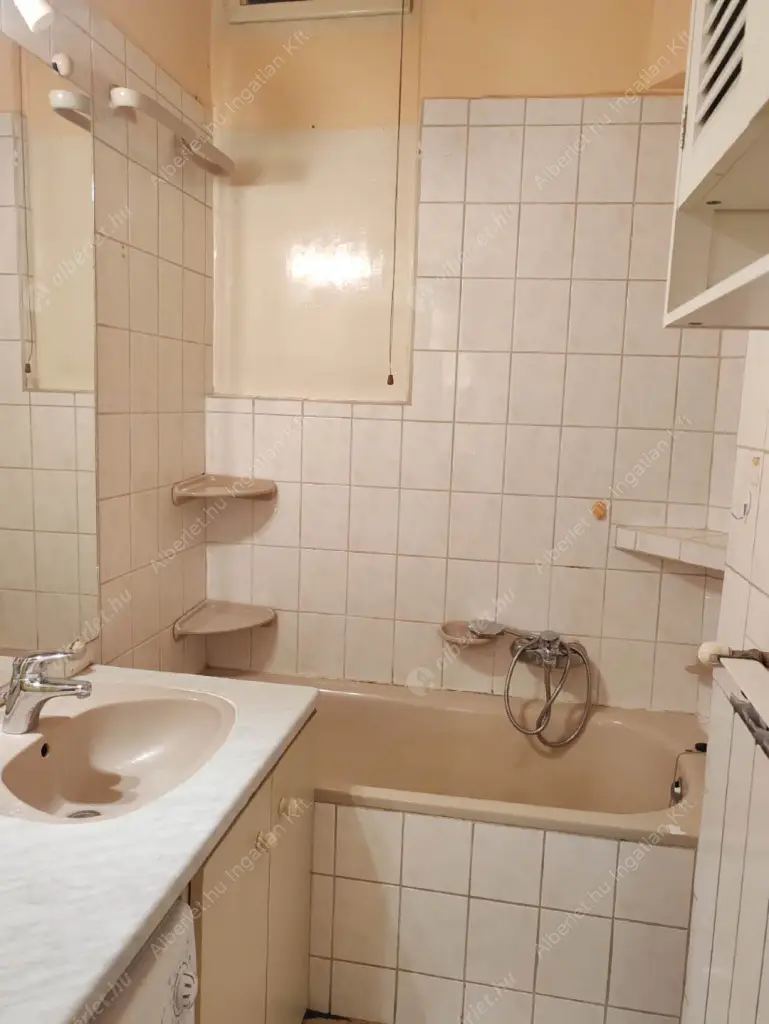 Kiadó albérlet 211000 Ft/hó áron: Budapest, VII. kerület  Dohány utca. Mérete: 70 nm, 2 szobás | Alberlet.hu - 6586117