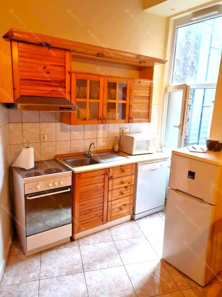 Kiadó albérlet 350000 Ft/hó áron: Budapest, VII. kerület  Dohány utca. Mérete: 70 nm, 2 szobás | Alberlet.hu - 6696036