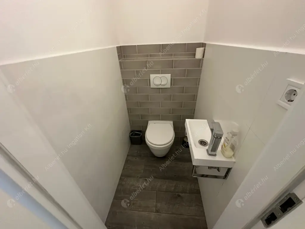 Kiadó albérlet 400000 Ft/hó áron: Budapest, VII. kerület  Dohány utca. Mérete: 73 nm, 3 szobás | Alberlet.hu - 6551628