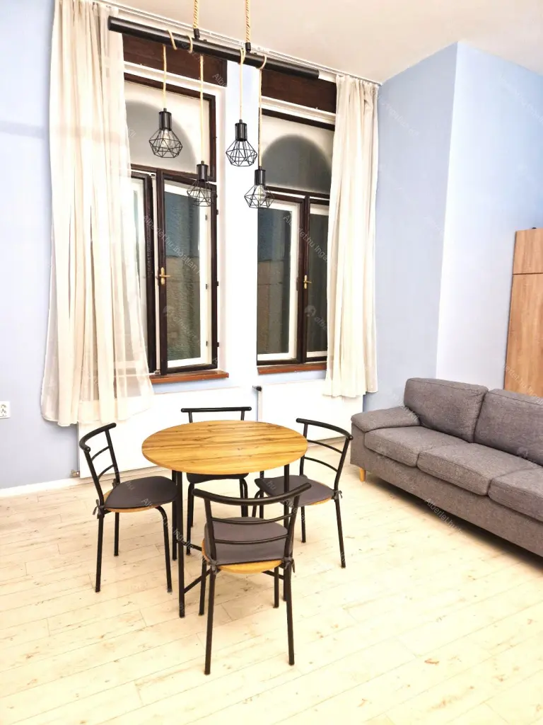 Kiadó albérlet 220000 Ft/hó áron: Budapest, VII. kerület  Dózsa György út. Mérete: 40 nm, 1 szobás | Alberlet.hu - 6677273