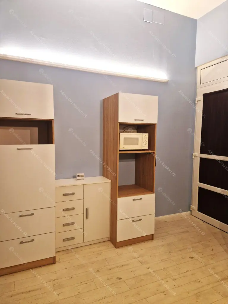 Kiadó albérlet 220000 Ft/hó áron: Budapest, VII. kerület  Dózsa György út. Mérete: 40 nm, 1 szobás | Alberlet.hu - 6677275