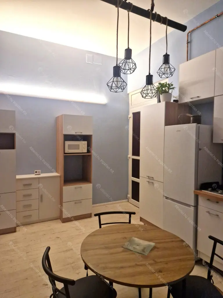 Kiadó albérlet 220000 Ft/hó áron: Budapest, VII. kerület  Dózsa György út. Mérete: 40 nm, 1 szobás | Alberlet.hu - 6677277