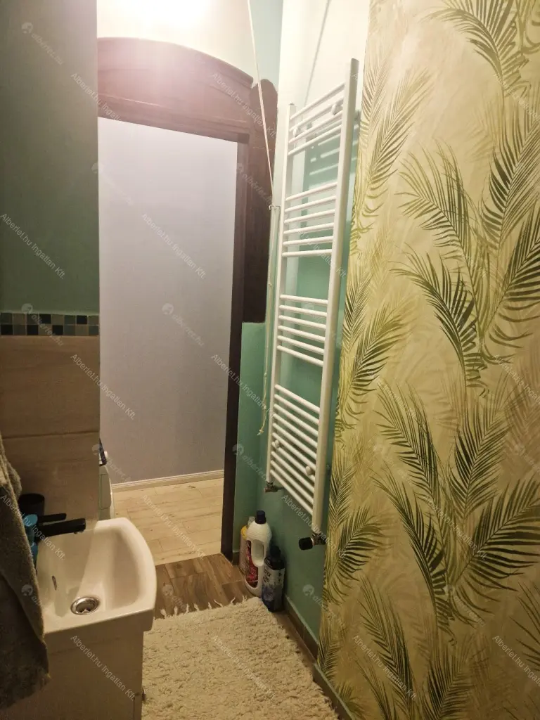 Kiadó albérlet 220000 Ft/hó áron: Budapest, VII. kerület  Dózsa György út. Mérete: 40 nm, 1 szobás | Alberlet.hu - 6677278